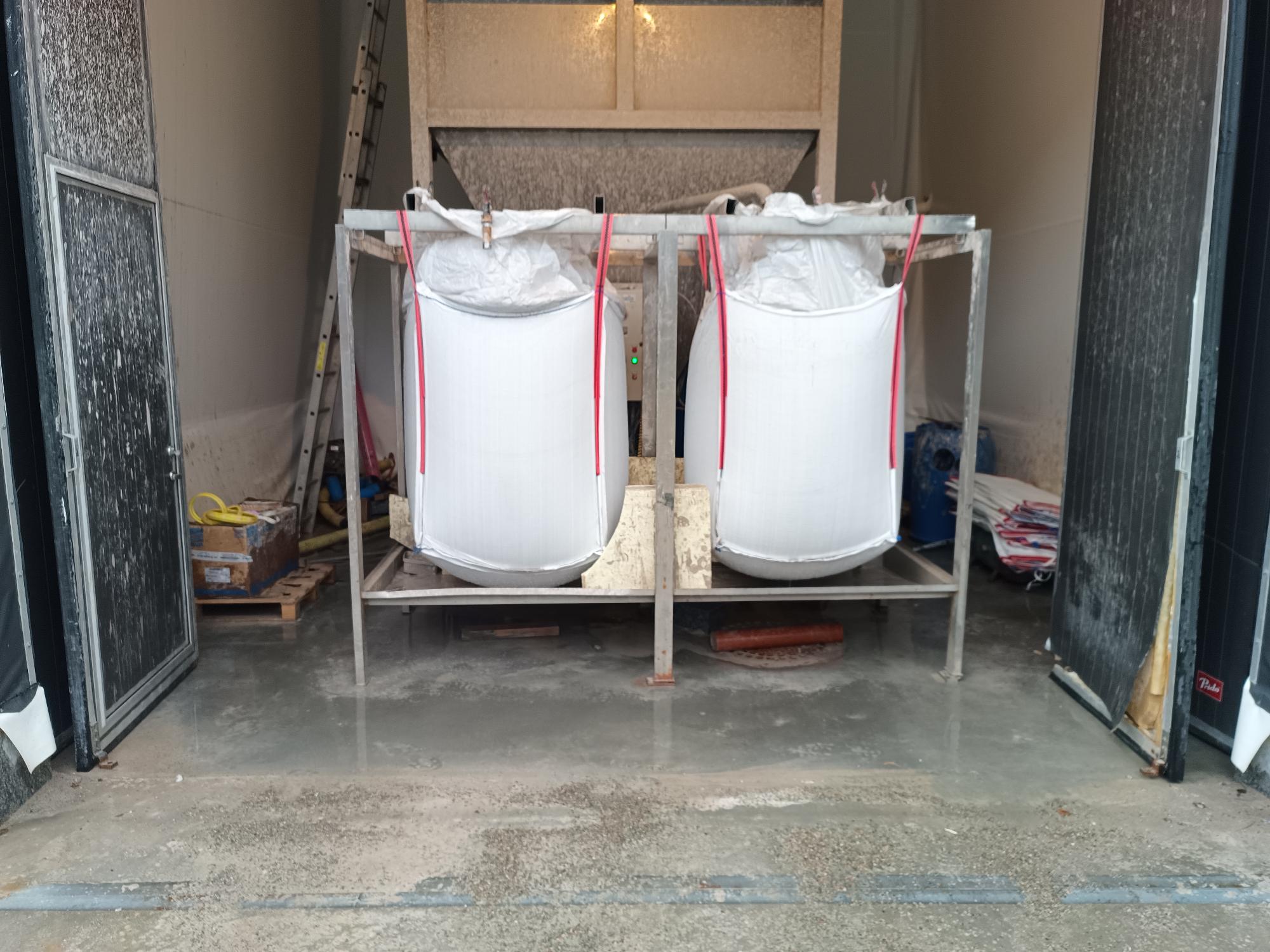 Trapp av granitt opp en skråning